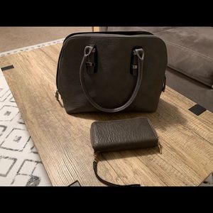 Like new Gray purse & wallet Charming Charlie
